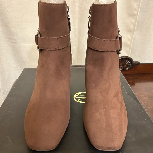 Marc Joseph Size 6 Brown Nobuck Madison Bootie Suede Ankle Boots NIB - Picture 1 of 9